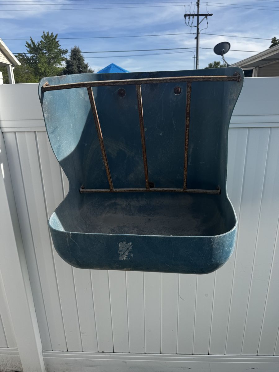 Hanging Horse or Livestock Feeder