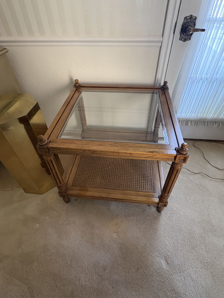 Mid-Century Traditional Square Side Table - Glass & Woven Cane Accent $60 cash/venmo in Provo