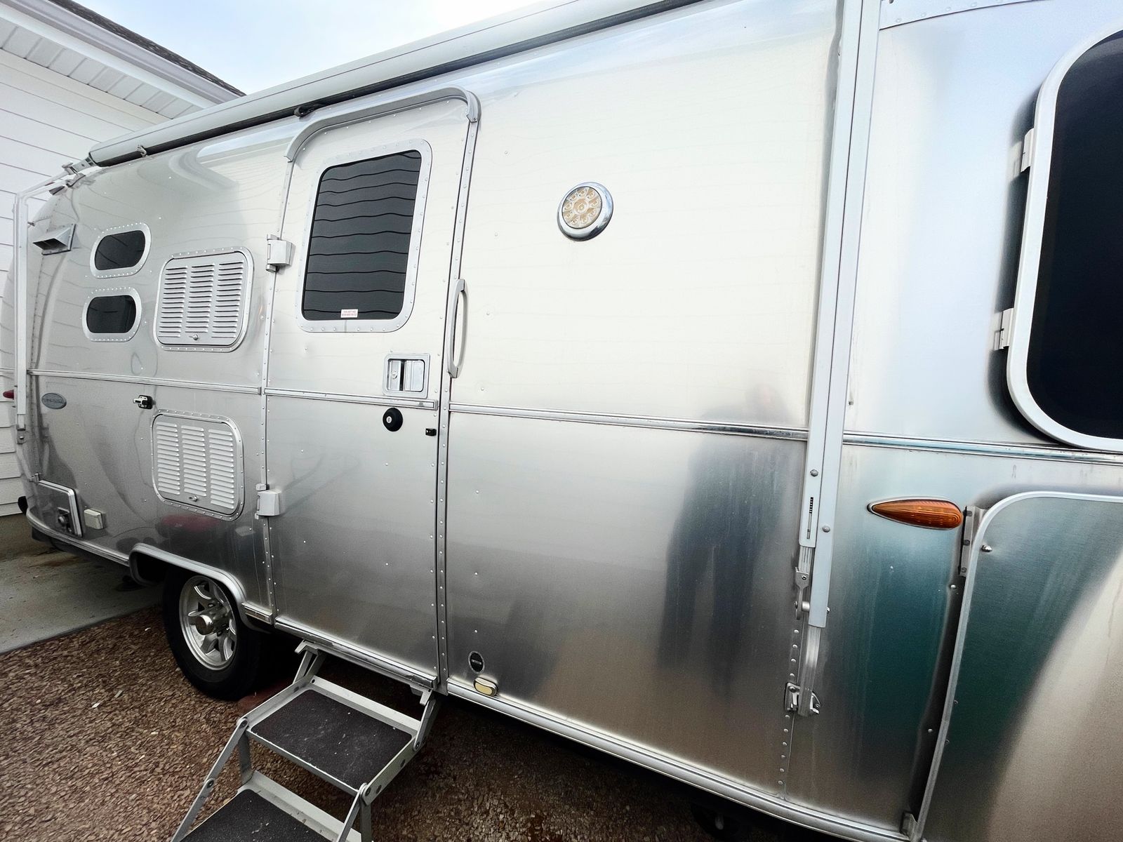 GORGEOUS 2017 AIRSTREAM FLYING CLOUD