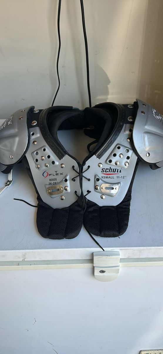 Schutt Y-FLEX 80005 Youth Football Shoulder Pads - XSMALL (11-12") 26-28"