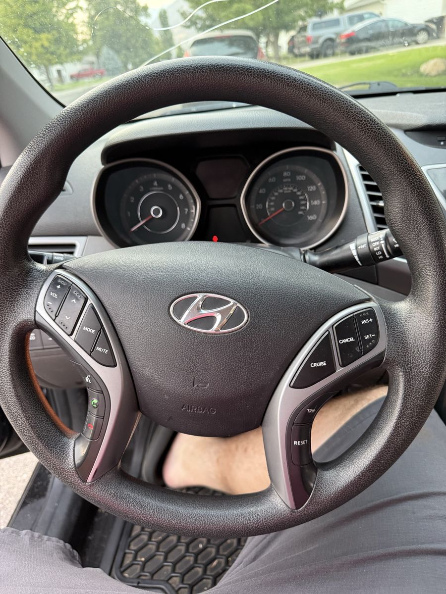 Main image 7