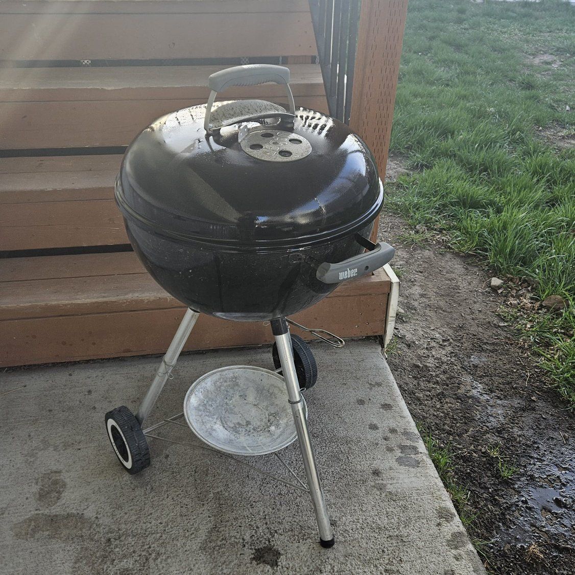 Charcoal grill