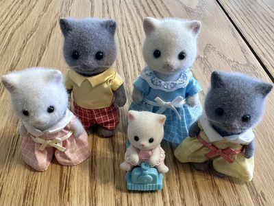 Calico Critters Persian Cat Family