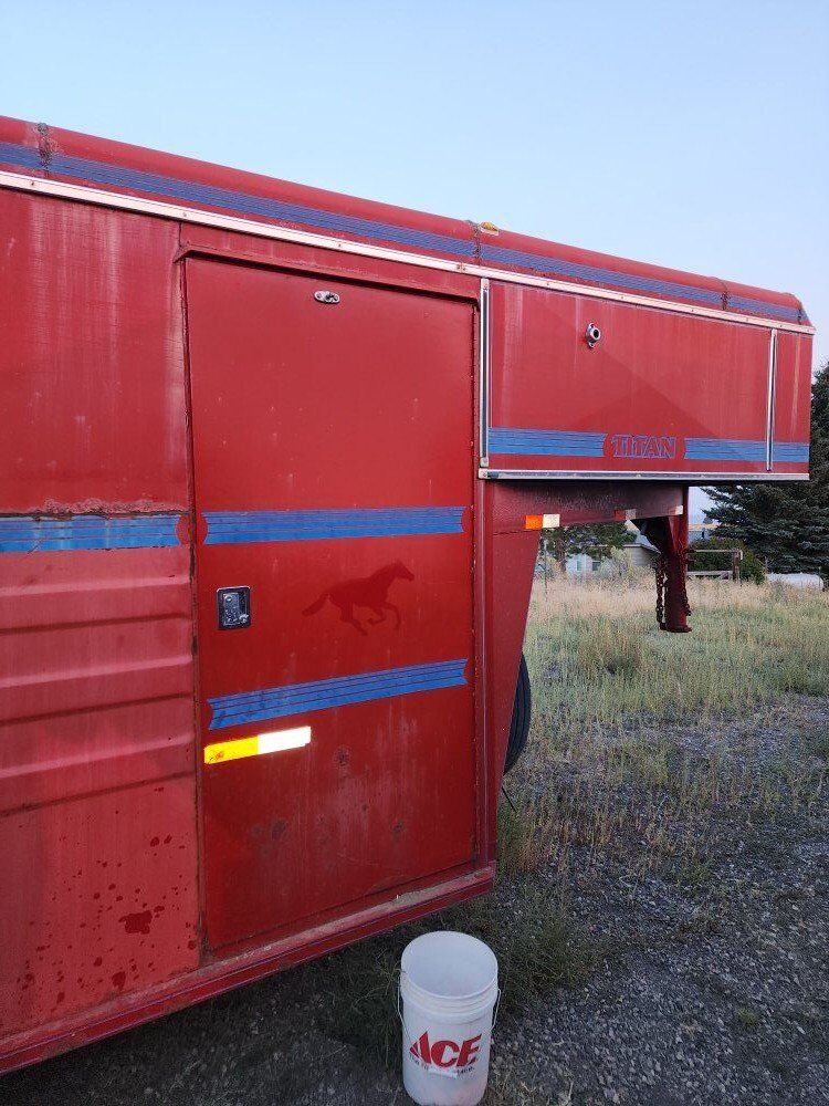 1998 Titan Classic Horse Trailer