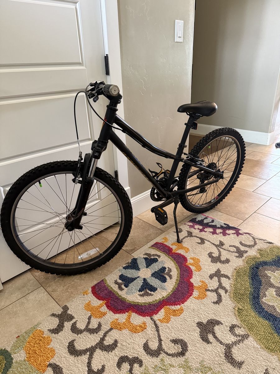 Specialized hot rock 24inch