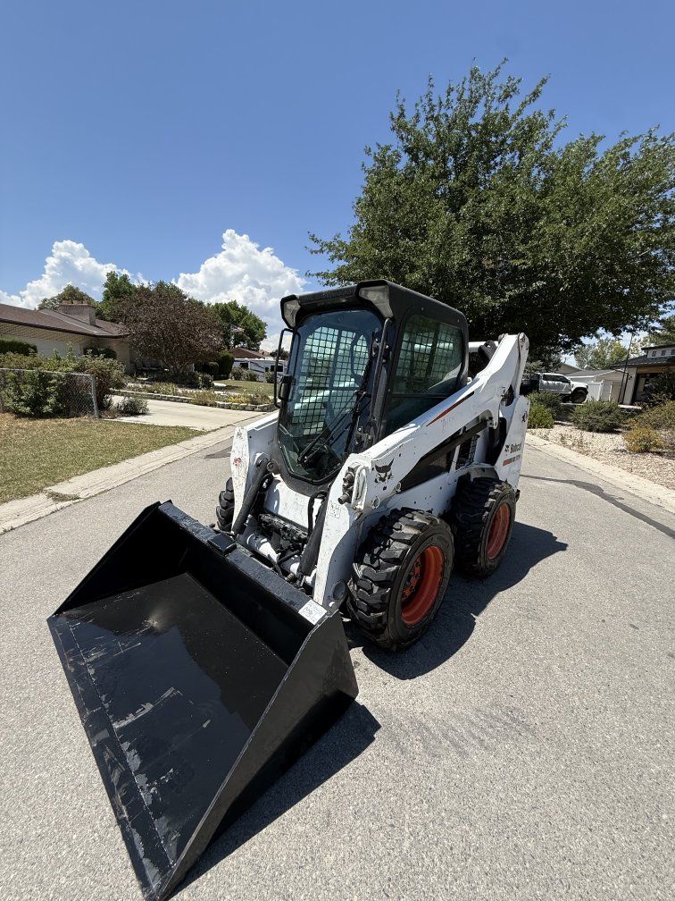 Bobcat S570 Skid-Steer Loader - Compact Track Loader