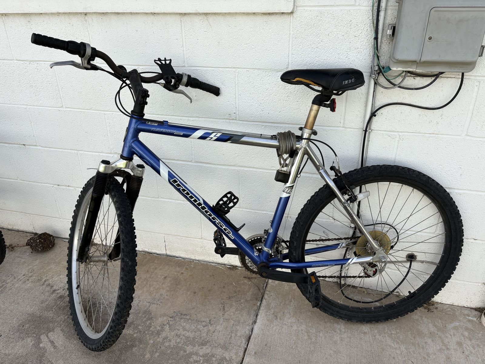 Iron Horse Maverick 2.3 Mountain Bike, Blue, Front Suspension, Disc Brake Compatible