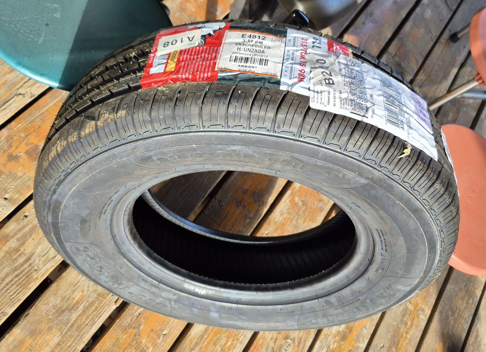 New TIRE Armstrong Blue-Trac PC 215/7OR15 98H all season Passenger Tire