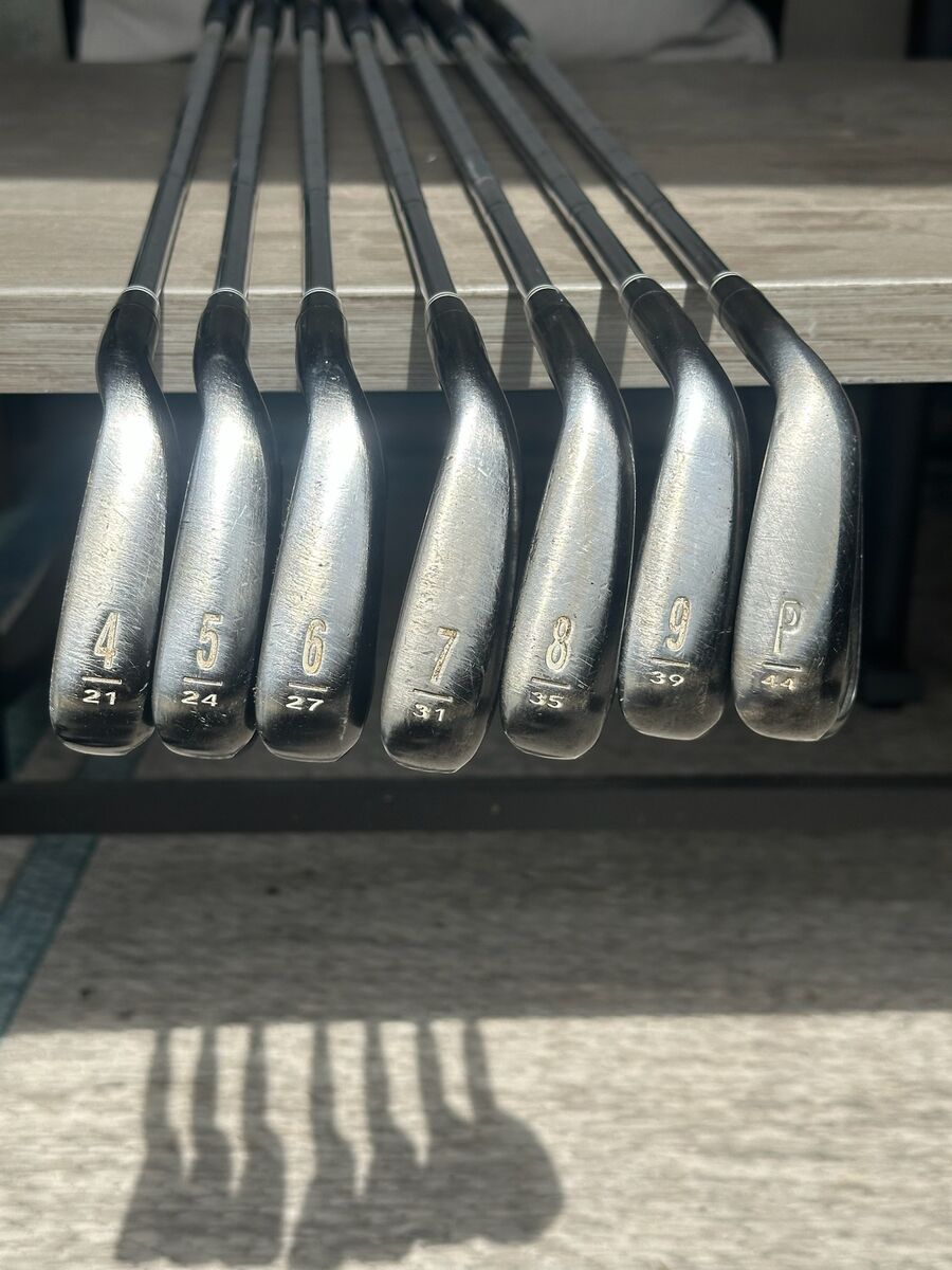 Cleveland CG16 Iron Set 4-Pw Mens Right Hand Golf Pride S300 Dynamic Gold Shafts