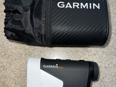 Garmin Approach Z82 Golf Rangefinder