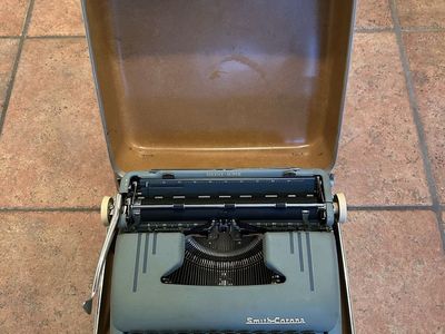 Vintage Smith-Corona Silent Super Typewriter with Case - Light Blue/Green
