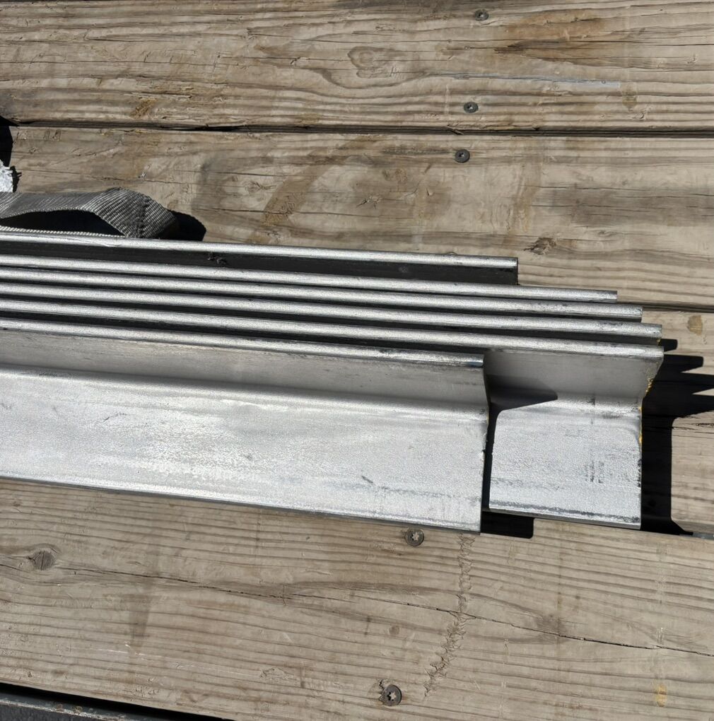 BRAND NEW 4”X4”X3/8" Thick X 20' 6-1/2" Long 304 Stainless Steel Angle Iron (6 AVAILABLE)