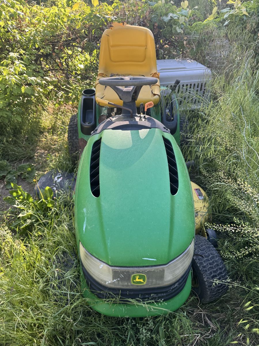 John Deere riding mower