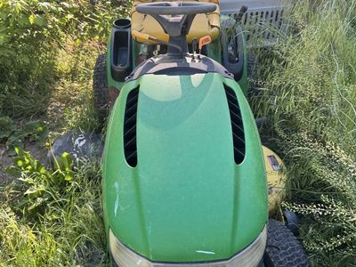 John Deere riding mower