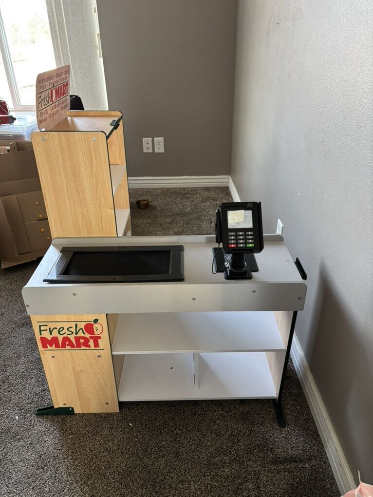 Melissa & Doug grocery store