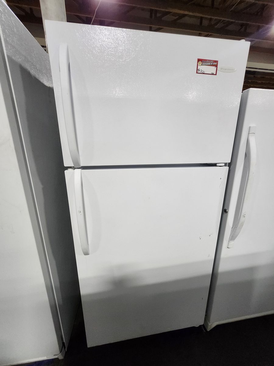 Frigidaire Top Freezer Refrigerator in White