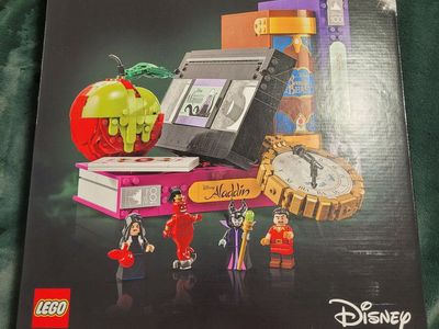 New sealed Lego Vilians