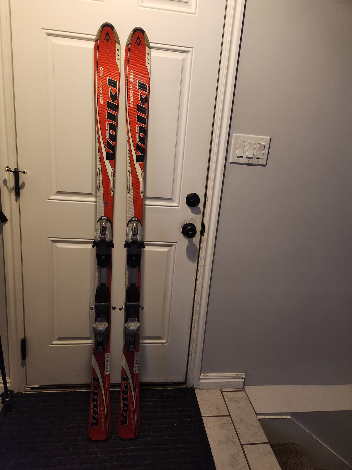 Volkl 170 skis