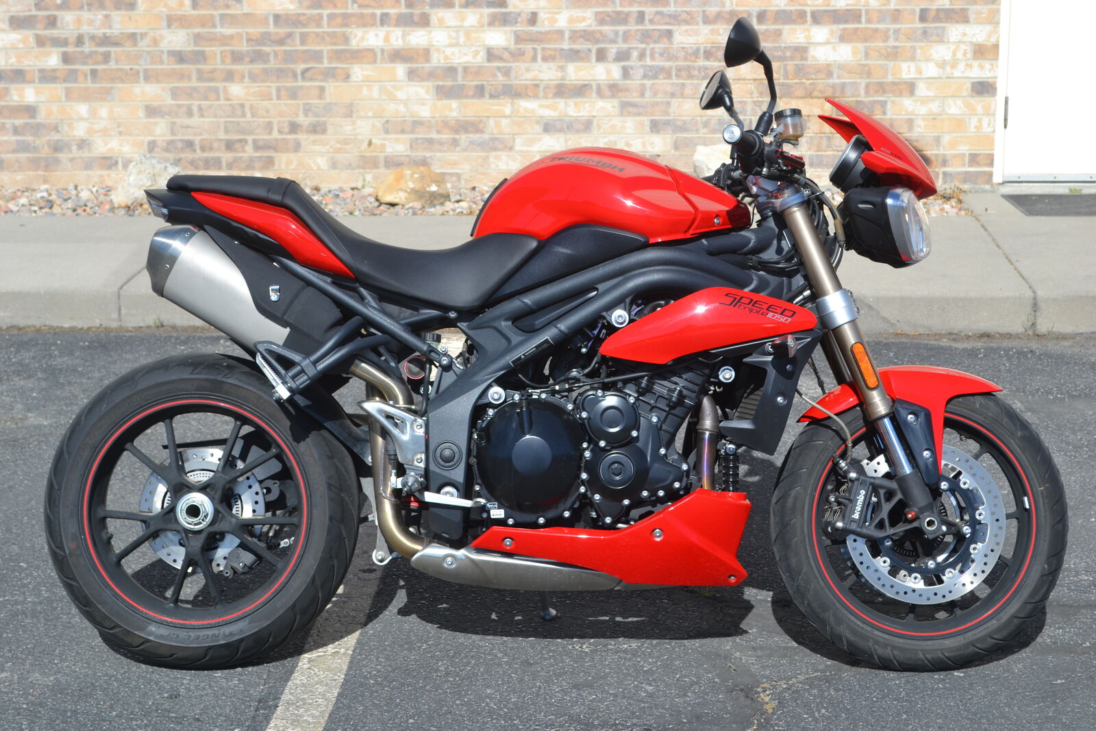 2015 Triumph Speed Triple 1050 - WARRANTY INCLUDED