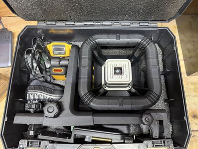 DEWALT DW079LR 20V Red Rotary Tough Laser Kit w/ Tripod & Case