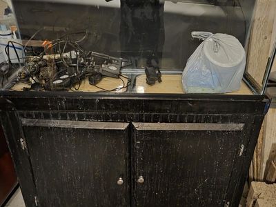 75 gallon aquarium, stand, 2 lights and 3 wave makers!