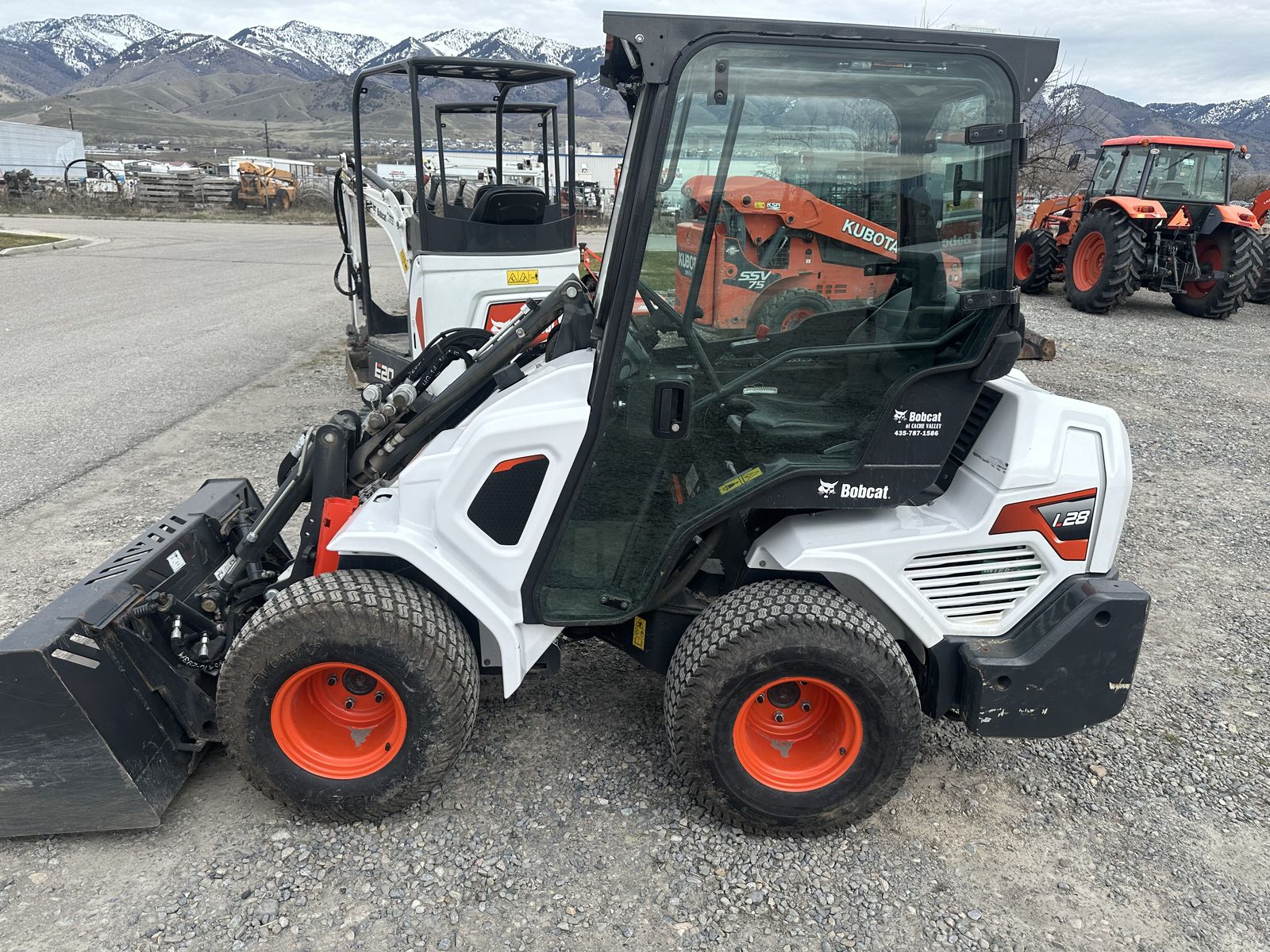 Bobcat L28 loader