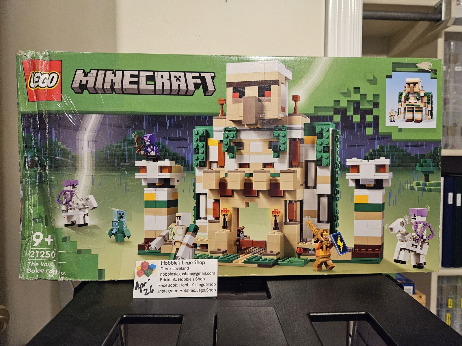 Lego Minecraft: The Iron Golem Fortress (21250)