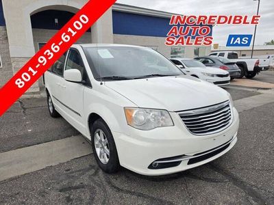 2012 CHRYSLER TOWN AND COUNTRY Touring