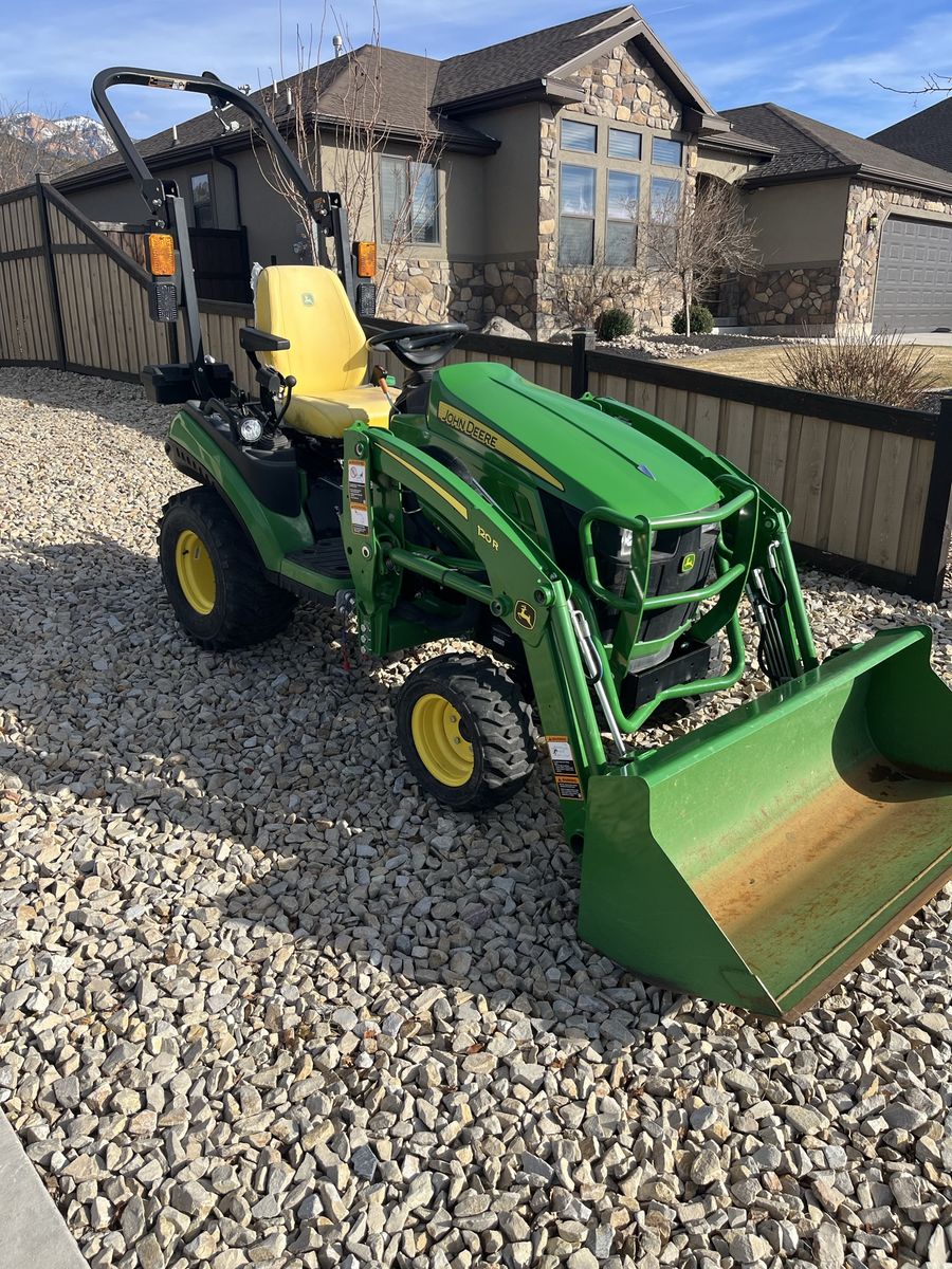 1025R John Deere