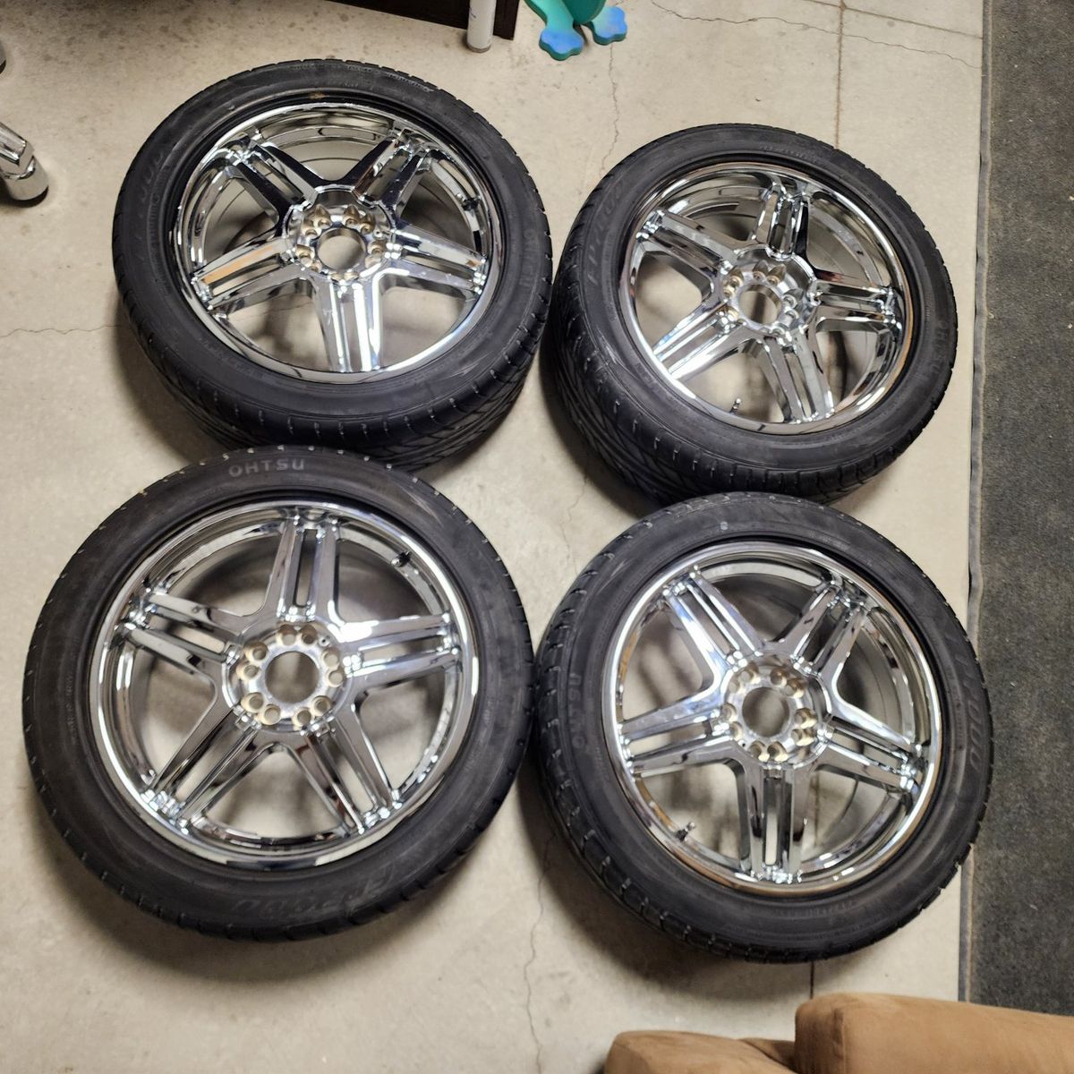 Pacer Chrome Wheels & Ohtsu Tires 245-45-18