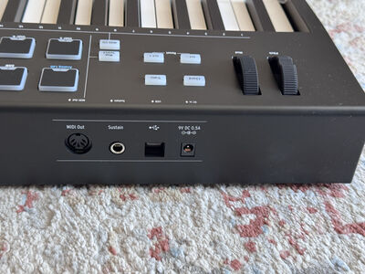 ARTURIA Keylab Essential 88 MIDI Keyboard Controller Black Edition NEW