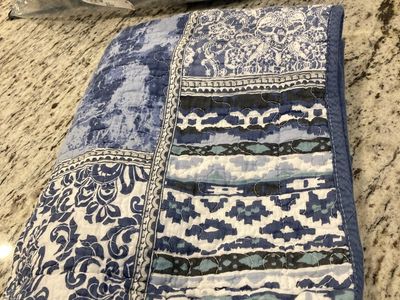 Bed Coverlet, Spread And 2 Pillow Shams