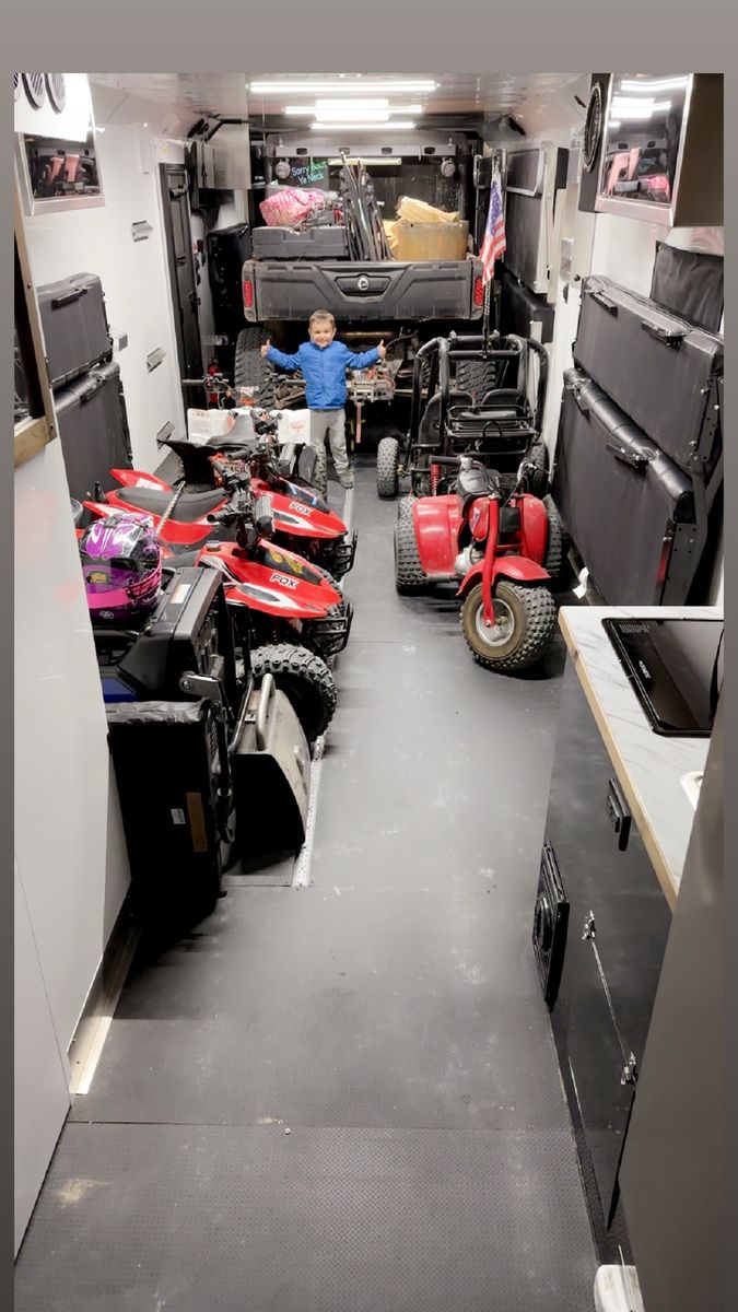 Main image 5