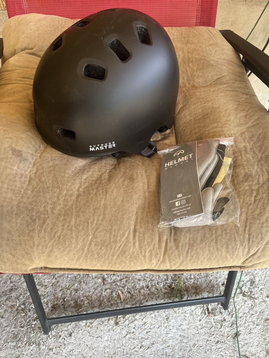 OutdoorMaster Skate & Bike Helmet Matte Black Size Medium 51-58cm