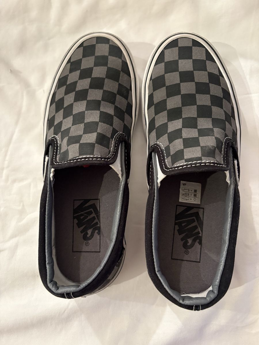 Vans gray/black checkered slip ons in kids sz 3.5
