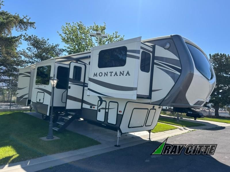 2018 Montana 3730FL