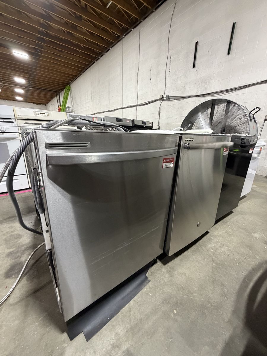 Samsung Stainless Steel Built-in Dishwasher with Hidden Controls