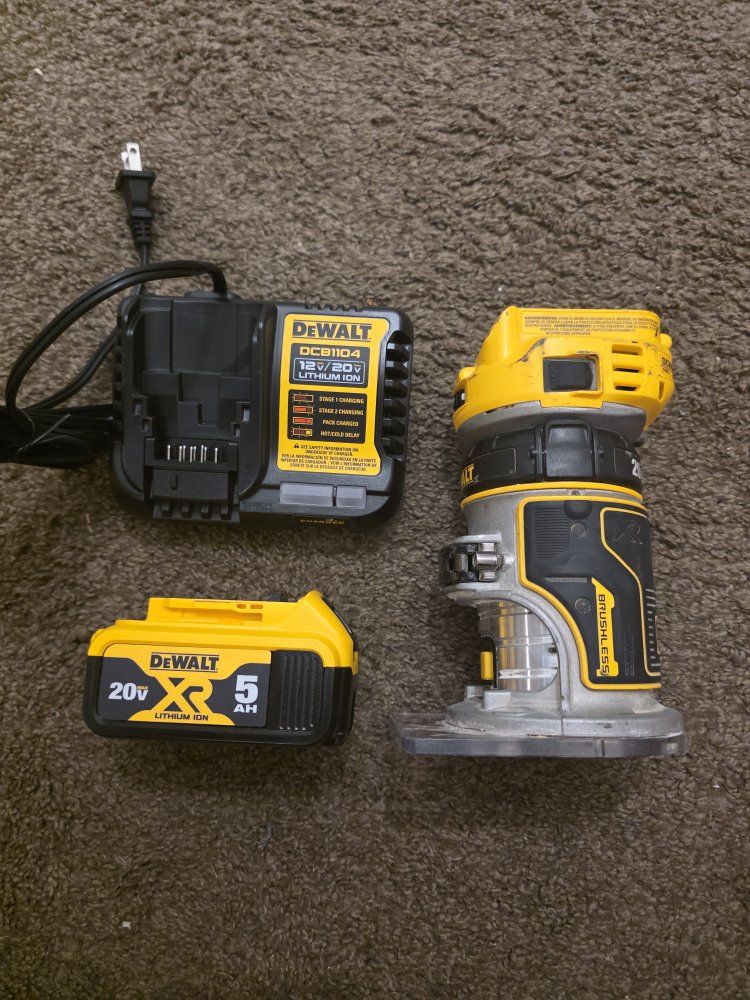 DeWalt DCW600 20V Max XR Brushless Cordless Compact Router Kit