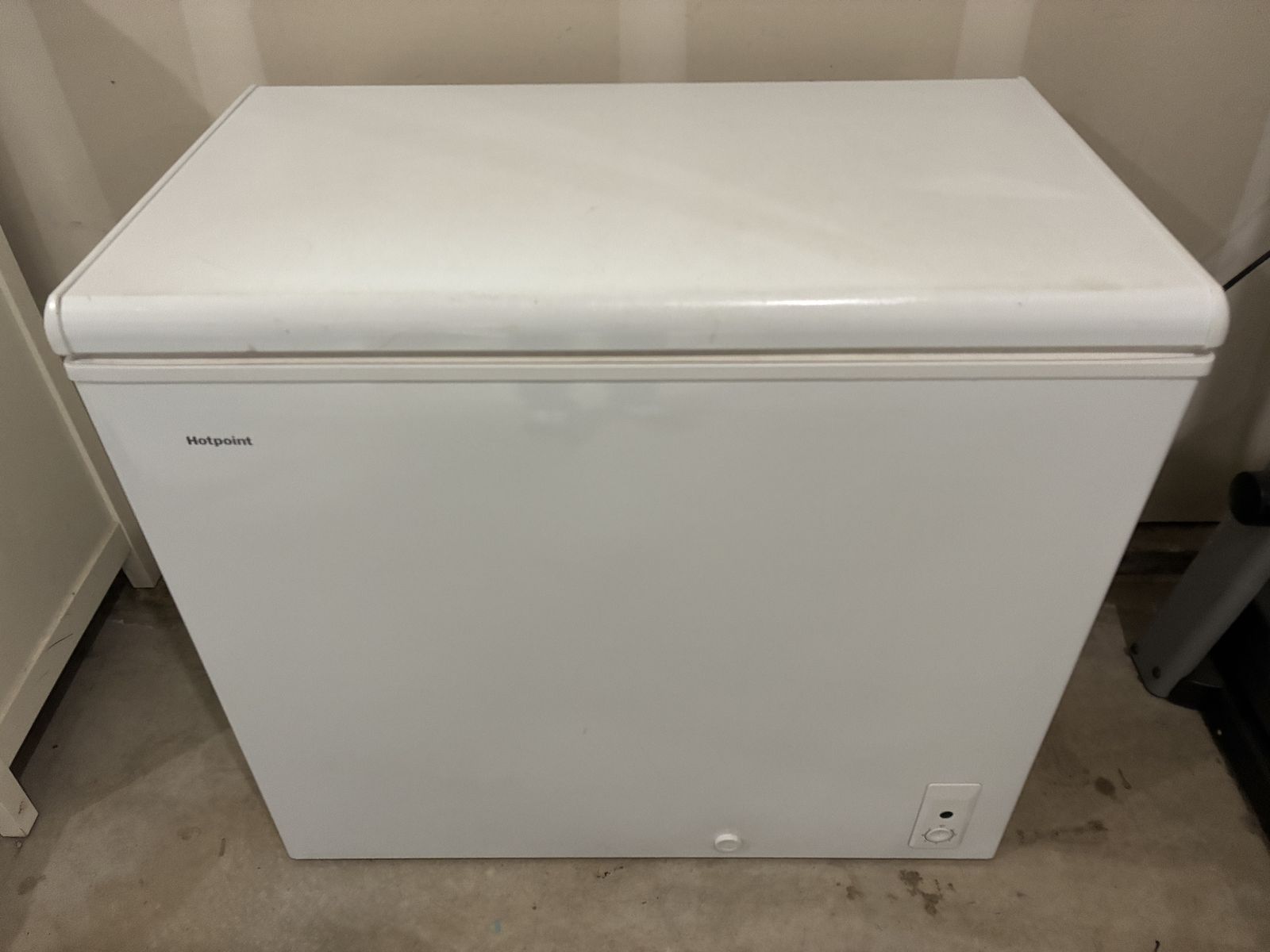 Hotpoint 7.1 Cu Ft Chest Freezer, Barely Used - Pick Up Only