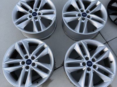 Set of 4 2015 Ford Edge Factory Alloy Wheels Rims w/ Black Wheel covers