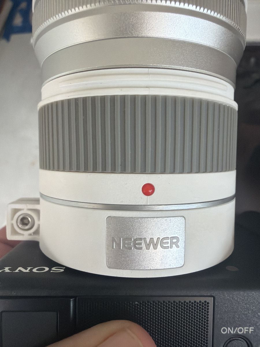 Sony ZV-1 4K Vlogging Camera + Neewer Wide/Macro Lens