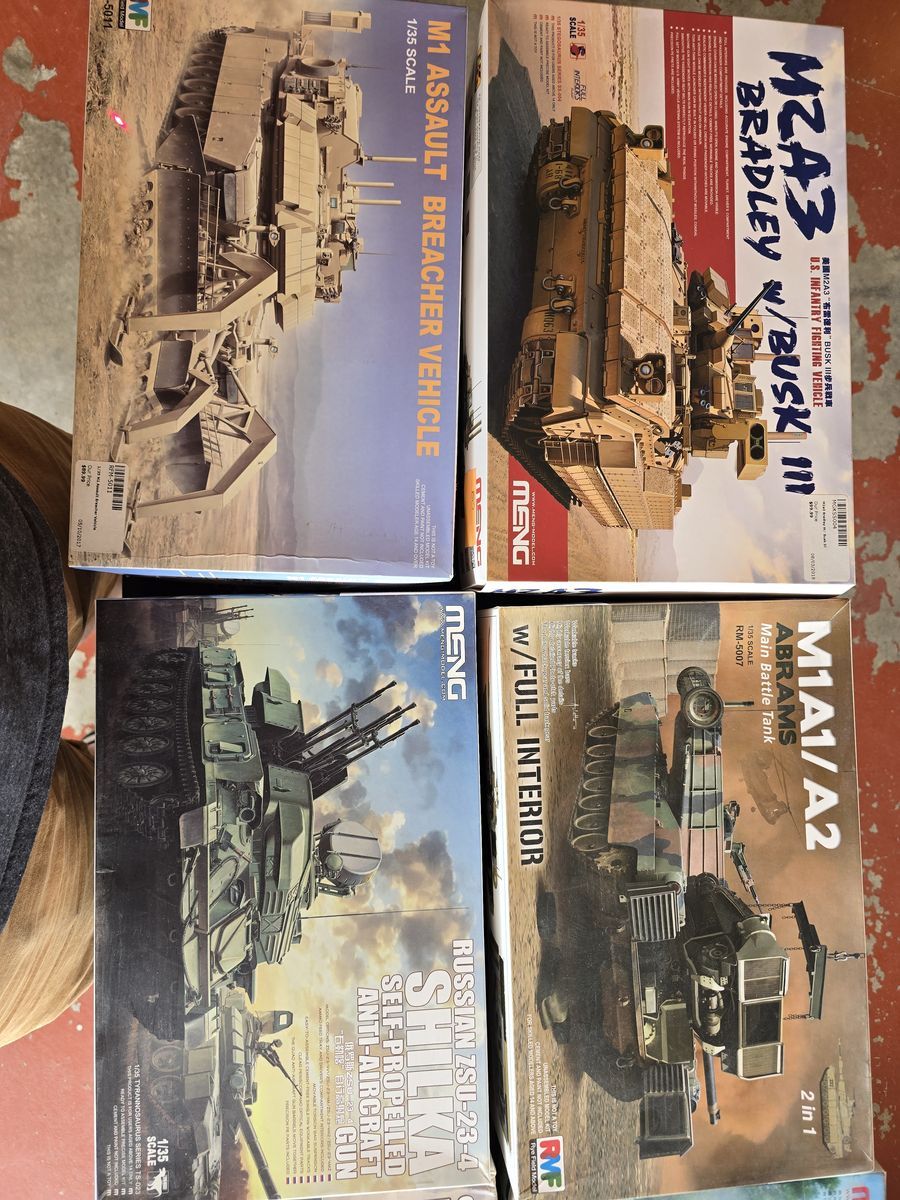 Plastic Model Kits Tanks/Armor