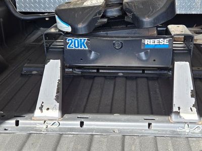 Fifth wheel hitch
