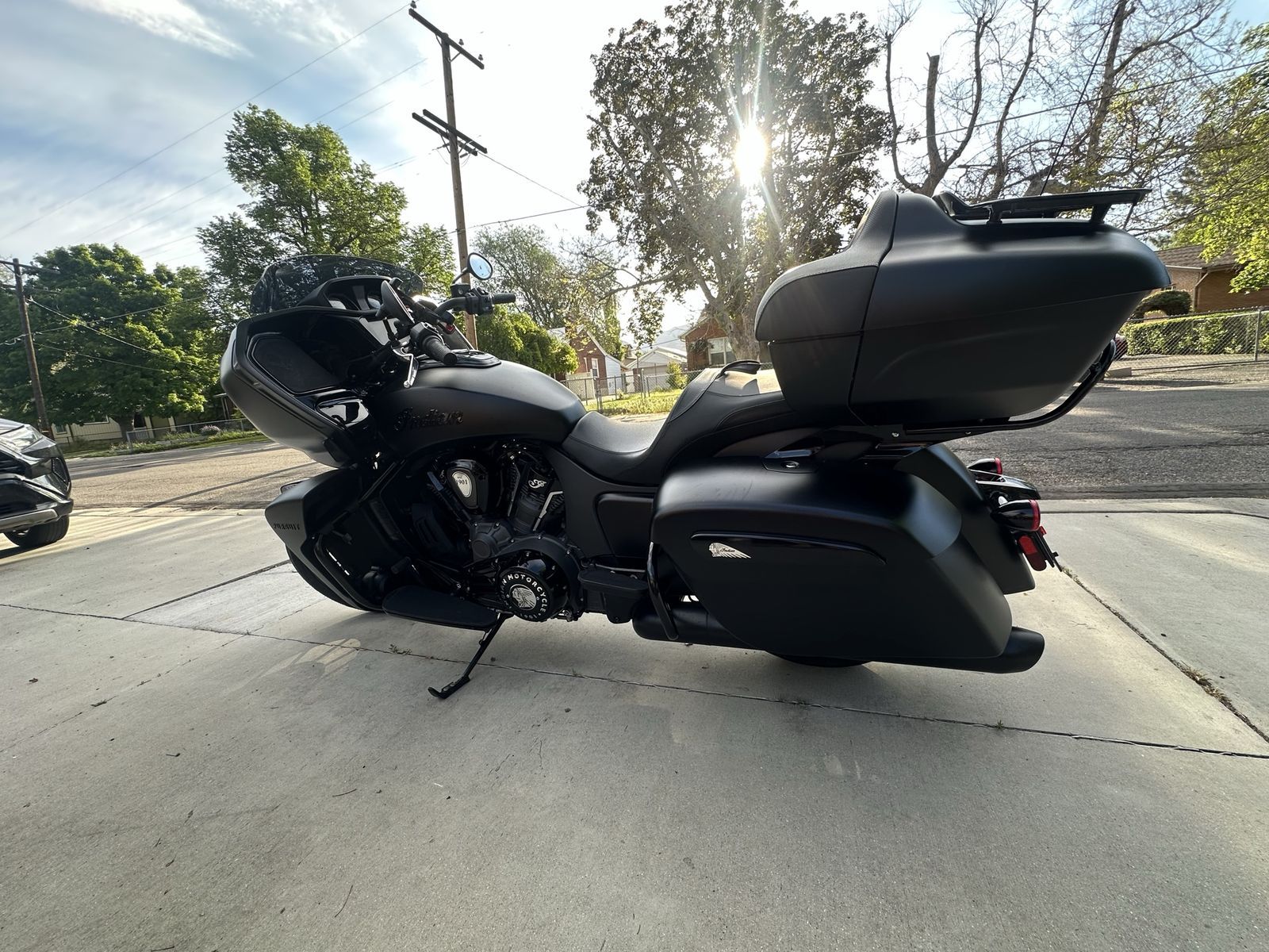 2023 Indian Pursuit Dark Horse – Premium Long-Haul Performance