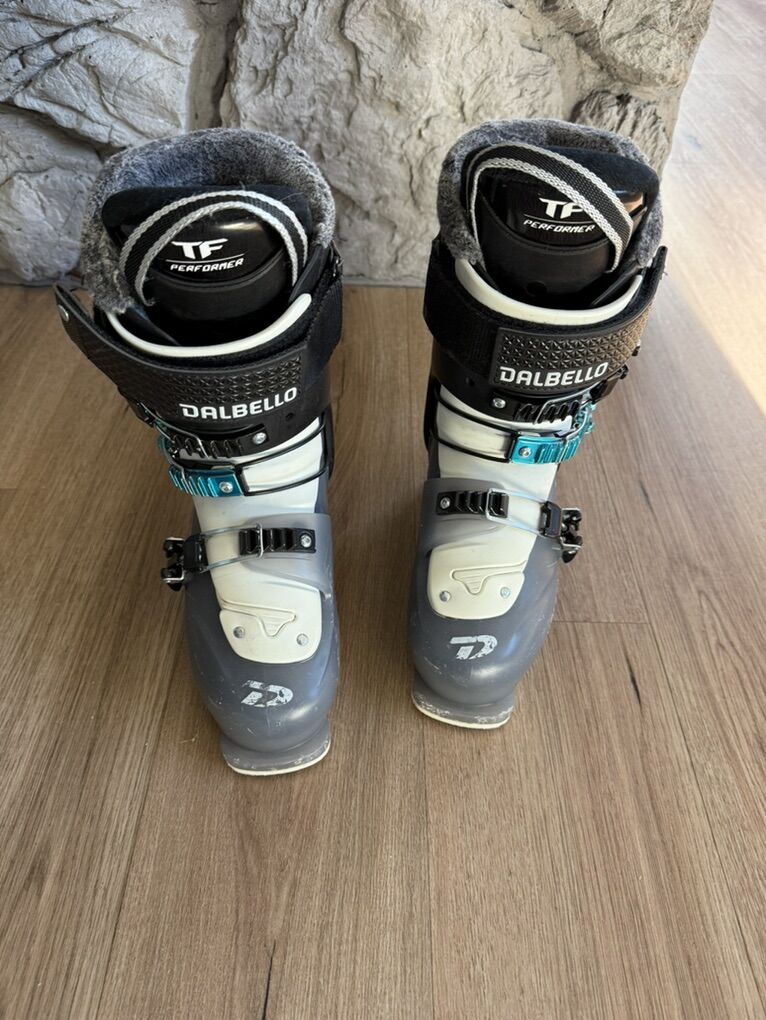 Women's Dalbello Kyra 85 w/ Superfeet Size 24.5