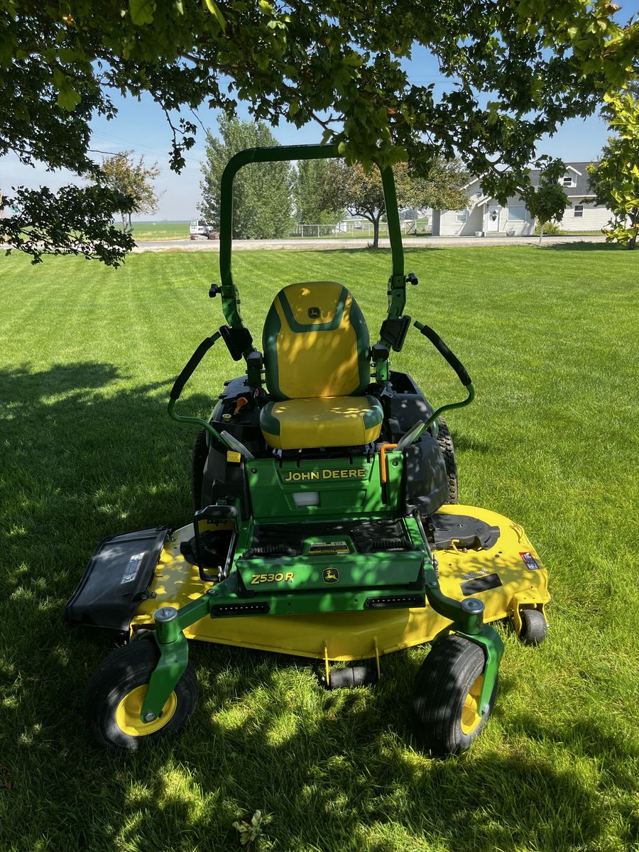John Deere Z530R 60” Kawasaki Zero Turn - 296 Hours
