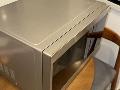 For Sale 1.5 cu. ft. Countertop Microwave Obo