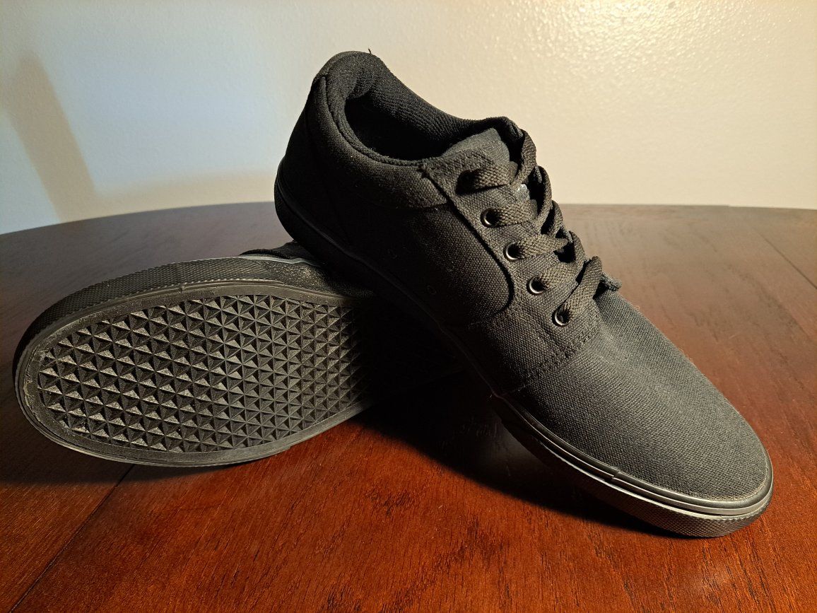 Etnies Black Shoes - Men's Size 11