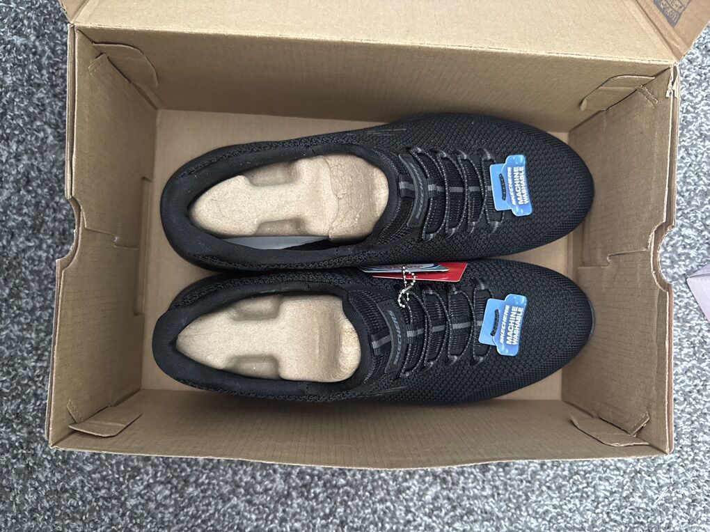 Womens Sketchers SIze 9 Wide