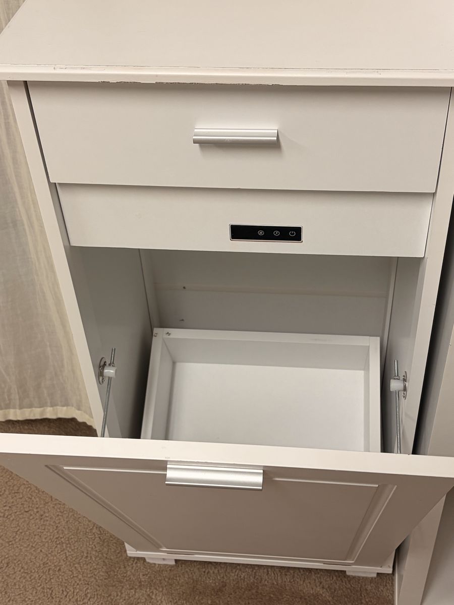 Garbage can shelf